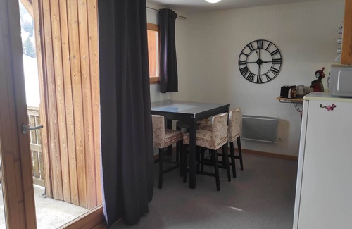 Saint-Etienne-en-Devoluy Apartment | Super T3 40m2 6p Face au pic de Bure Plein Sud