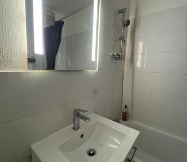 Downtown Angers Apartment | super T3 - Hypercentre Angers Ralliement