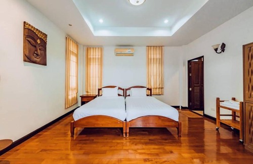 South Pattaya Villa | Super Thai style 5BR villa, BBQ,snooker,karaoke