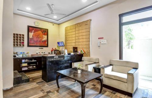 Sector II Hotel | Super Townhouse All In One