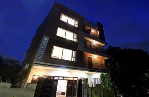 Sector II Hotel | Super Townhouse All In One