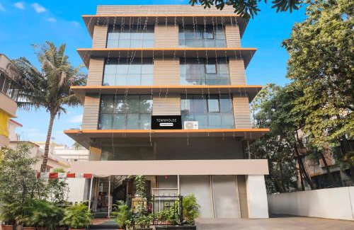 Baner Hotel | Super Townhouse Hadapsar formerly Savali Inn