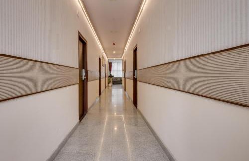 HBR Layout Hotel | Super Townhouse HBR Layout
