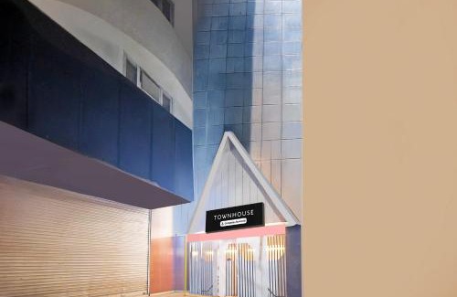 Siliguri Hotel | Super Townhouse Hill Cart Road Siliguri