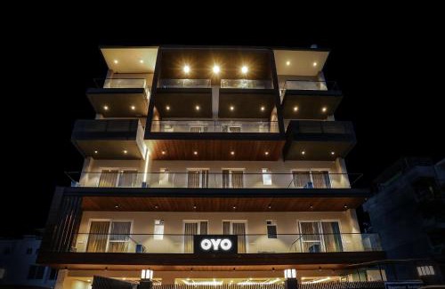 DLF Phase 3 Hotel | Super Townhouse MA-32