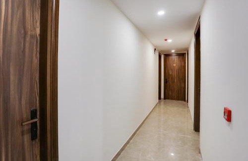 DLF Phase 3 Hotel | Super Townhouse MA-32