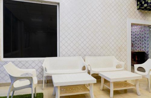 Medavakkam Hotel | Super Townhouse Medavakkam Near Jayachandran
