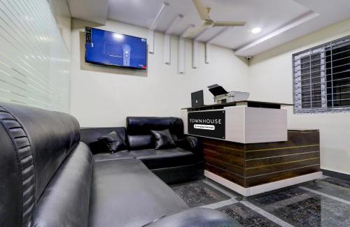 Nanakram Guda Hotel | Super Townhouse Nanak Ram Guda Near WaveRock SEZ