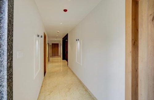 Sigra Hotel | Super Townhouse Oak Banaras Central Railway Junction Formerly Sri Hari Inn