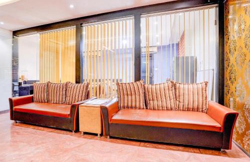 Marol Hotel | Super Townhouse Oak Times Square Le Western