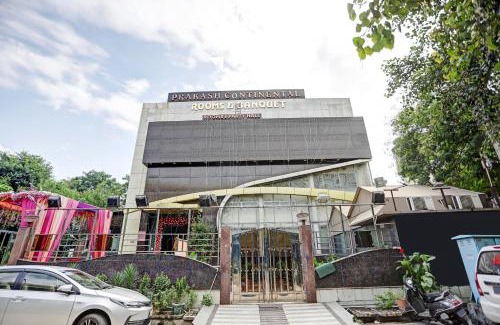 Wazirpur Hotel | Super Townhouse Prakash continental Near Netaji Subhash Place Metro Station