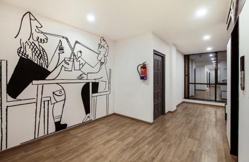 Wazirpur Hotel | Super Townhouse Prakash continental Near Netaji Subhash Place Metro Station
