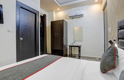Vasundhara Hotel | Super TOWNHOUSE THE HOTEL DIAMOND VASUNDHARA