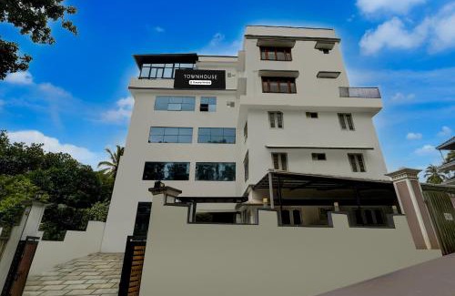 Kozhikode Hotel | Super Townhouse Thondayad Calicut Formerly Dream Casa