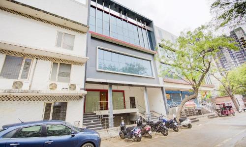 Vasundhara Hotel | Super Townhouse Townhouse Atal Chowk Indirapuram Ghaziabad