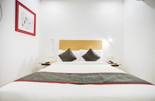 Vasundhara Hotel | Super Townhouse Townhouse Atal Chowk Indirapuram Ghaziabad