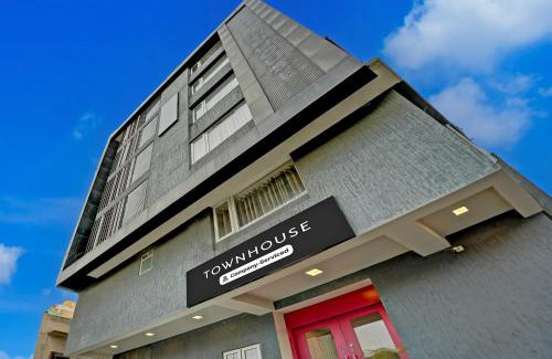 Ulsoor Hotel | Super Townhouse Ulsoor Near Halasuru Metro Station