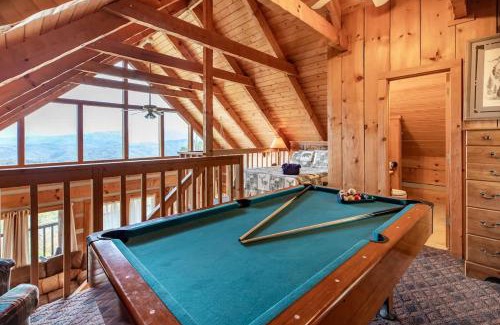 Gatlinburg - Pigeon Forge House | Super View,Smoky Mtn Log Cabin,Pool Table,Hot Tub