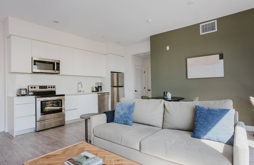East Pasadena Apartment | Superb 1BR w/Gym & Elev, nr Dining & Hiking