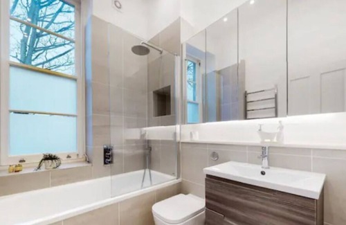 Belsize Park Apartment | Superb 2 Bed Flat in Camden - 5min walk to tube