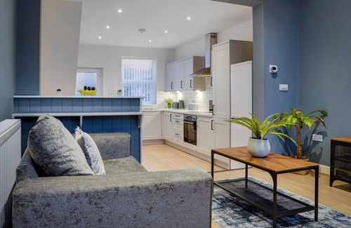 Birkenhead House | Superb 2 bedroom house - minutes to City Centre