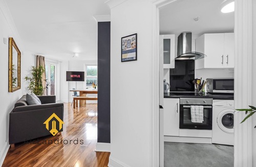Surrey Docks Apartment | Superb 3 bedroom Flat- Amazing River view 5 stars