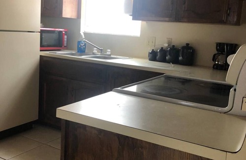 McAllen House | Superb 3-bedroom house with AC in McAllen. Diana's Pool House