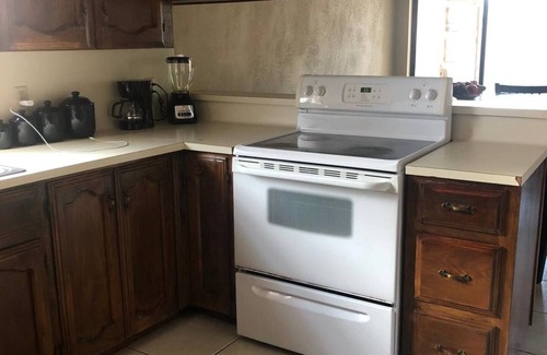 McAllen House | Superb 3-bedroom house with AC in McAllen. Diana's Pool House