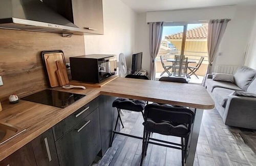 Frejus Plage Apartment | Superb 3-person apartment with canal and garden views, lovely terrace