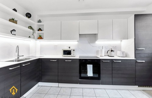 Bromley South Apartment | Superb 3bed 3bath Penthouse near Canary Wharf