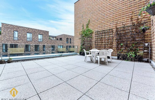 Bromley South Apartment | Superb 3bed 3bath Penthouse near Canary Wharf