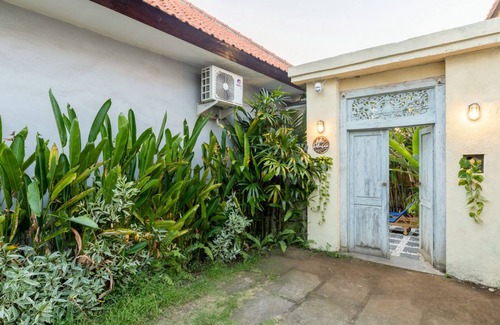 Batu Bolong Villa | SUPERB! 3br Villa located in Batu Bolong, Echo Beach!