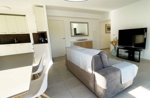 Antibes Apartment | Superb 3P in a quiet location Swimming pool Terrace Barbecue Pétanque