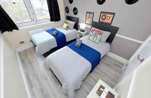 St. Pancras and Somers Town Apartment | SUPERB 4 BEDROOM FLAT in THE HEART OF CAMDEN TOWN