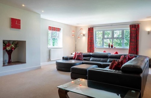 Wyton House | Superb 4BD Stay in Wyton and Houghton Village
