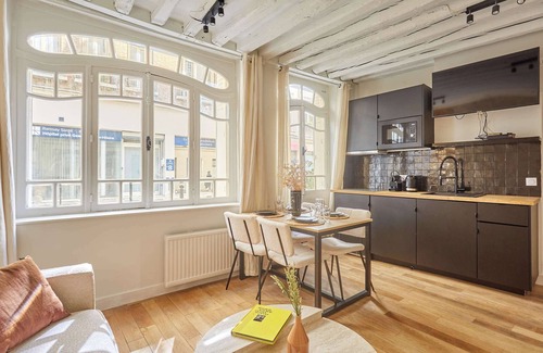 5th Arrondissement Apartment | Superb AC Apartement Notre Dame de Paris