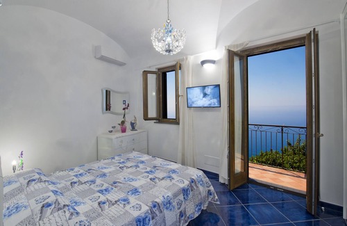 San Michele Apartment | Superb and refined apartment with sea view