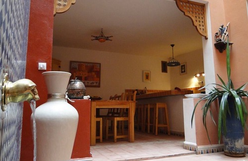 Tamrhakht House | SUPERB AND SPACIOUS TRADITIONAL RIAD - 4 BEDROOMS - LARGE TERRACE - AURIRE