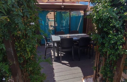 Les Bormettes Apartment | Superb apartment close to the port and beach.