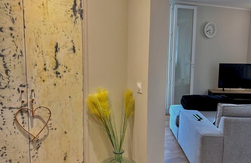 Sud Apartment | SUPERB APARTMENT WITH LOGIAS