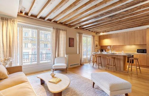 Sorbonne Apartment | Superb apartment Notre Dame De Paris by Studioprestige