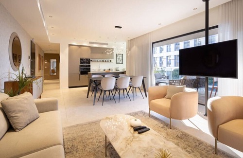 Tel Aviv Promenade Apartment | Superb Beach Apartment next to Kampinski