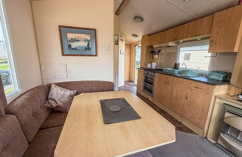 Winestead House | Superb caravan with free WiFi at Sand le Mere Park, Yorkshire ref 71020S