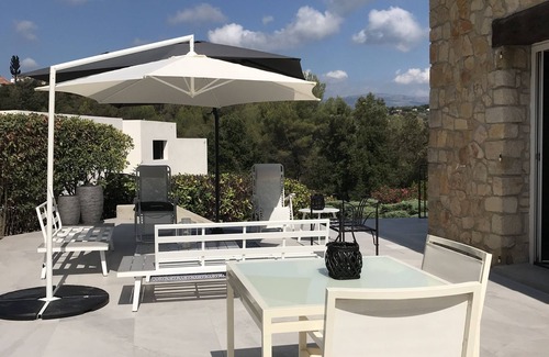 Biot House | Superb contemporary house. 5 minutes from GOLF , 15 m from BEACHES