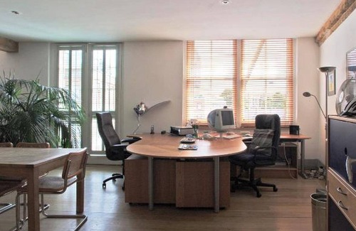 Cathedrals Apartment | Superb Converted Warehouse in London - Ideal for up to 3 people