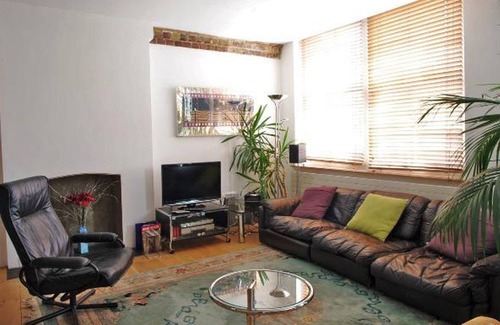 Cathedrals Apartment | Superb Converted Warehouse in London - Ideal for up to 3 people