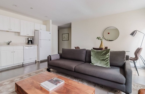 Theatre District Apartment | Superb Downtown 2BR, Elevator & A/C, by Blueground