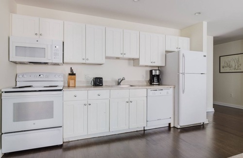 Theatre District Apartment | Superb Downtown 2BR, Elevator & A/C, by Blueground