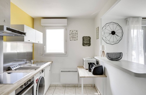 Chanteloup-les-Vignes Apartment | Superb F2 Quiet /Spacious /Functional near Paris