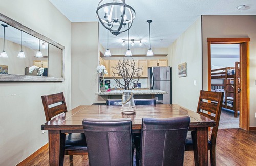 Canmore Apartment | Superb Family Friendly 3 Bedroom - Pool & Hot Tub | Pets OK